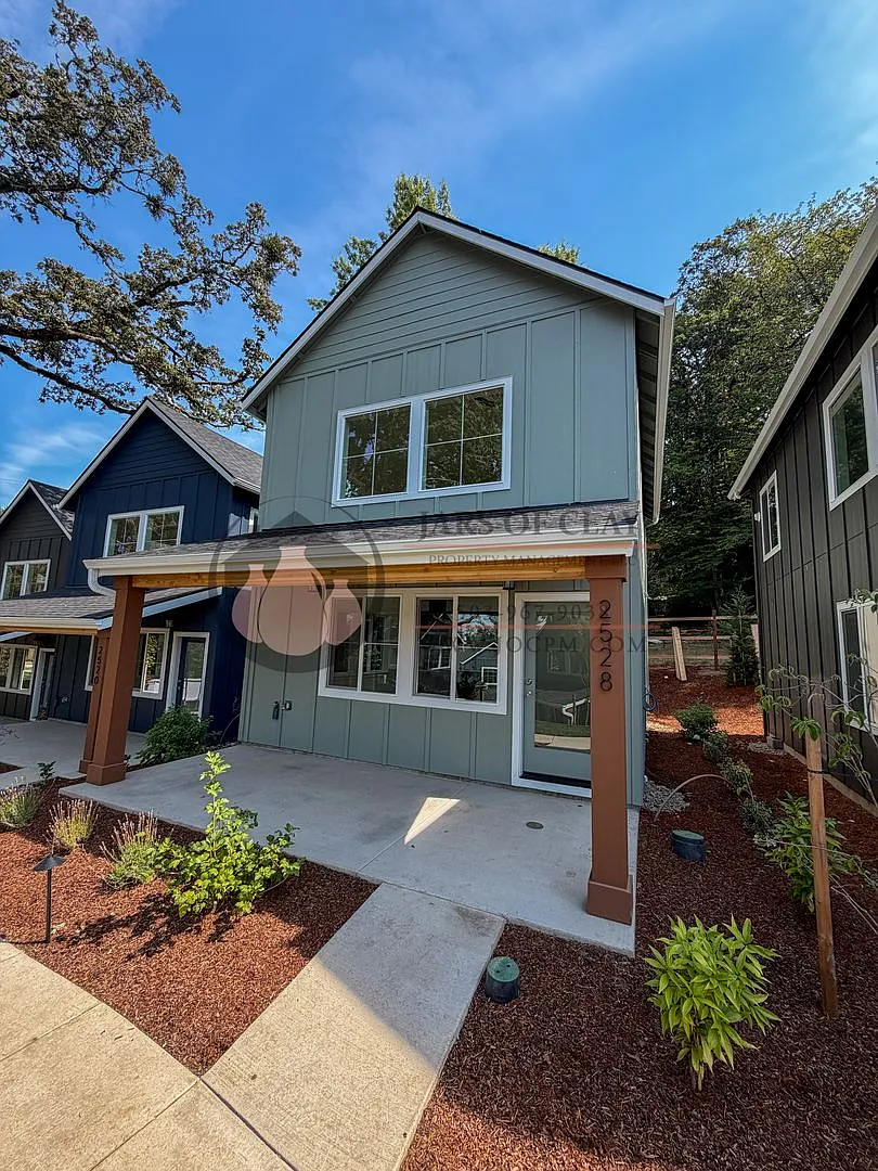 South Salem Cottage - New Construction - Move-in Ready! — Photo 1