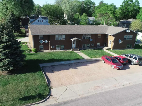 702 E 9th St, Dell Rapids, SD 57022