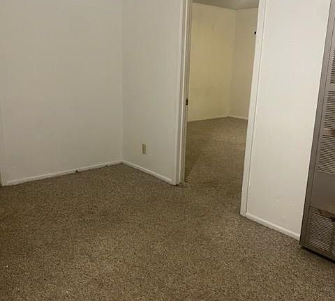 5th image of 1024 W 15th St