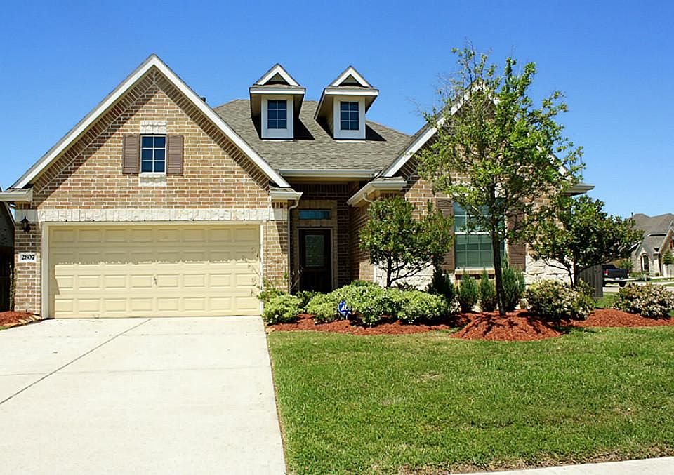1st image of 2807 Lake Villa Dr
