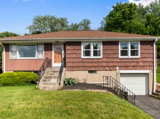 160 Columbus Ave, Meriden, CT 06451