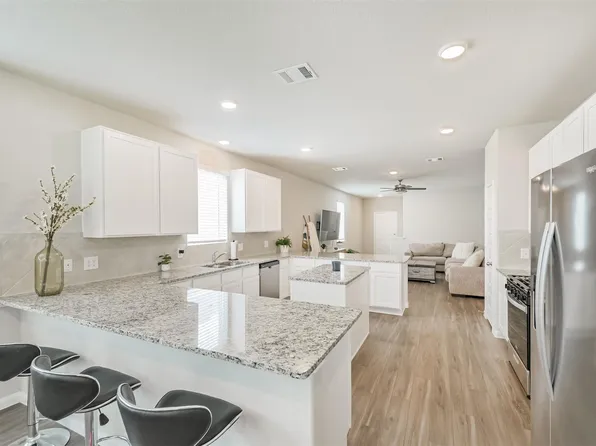 2424 Shellcracker Dr, Conroe, TX 77384