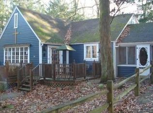 24 Locust Rd, Laughlintown, PA 15655