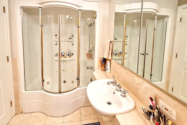 Sold by Harlem Lofts | media 30