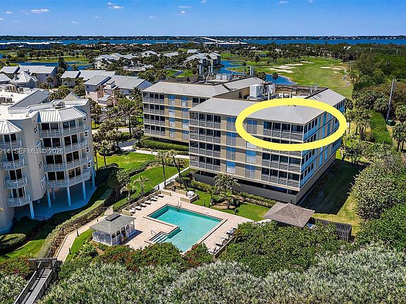 5th image of 669 NE Plantation Rd APT 406