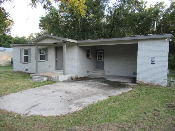 304 W Battle St, Quitman, GA 31643