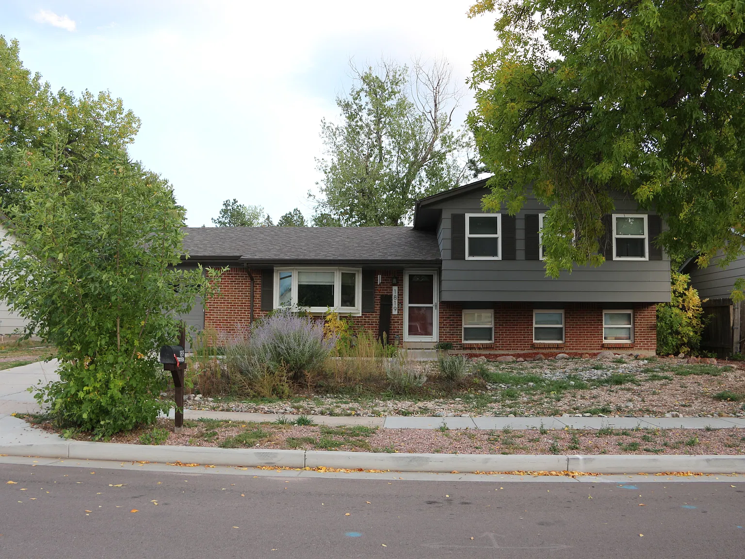 4 bed, 1718 sqft, $2,350 — Photo 2