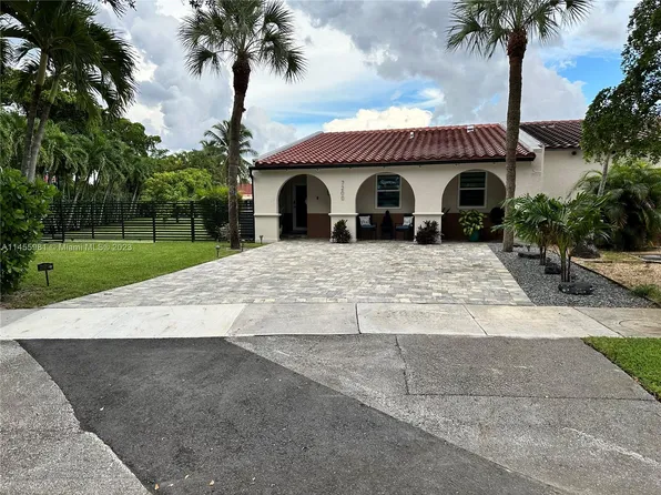 7200 Jacaranda Ln, Miami Lakes, FL 33014
