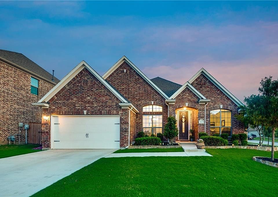 1st image of 611 Carnaby Ct