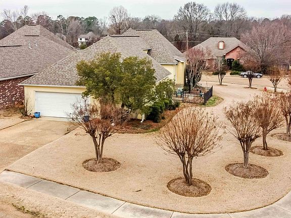 5th image of 263 Lighthouse Ln