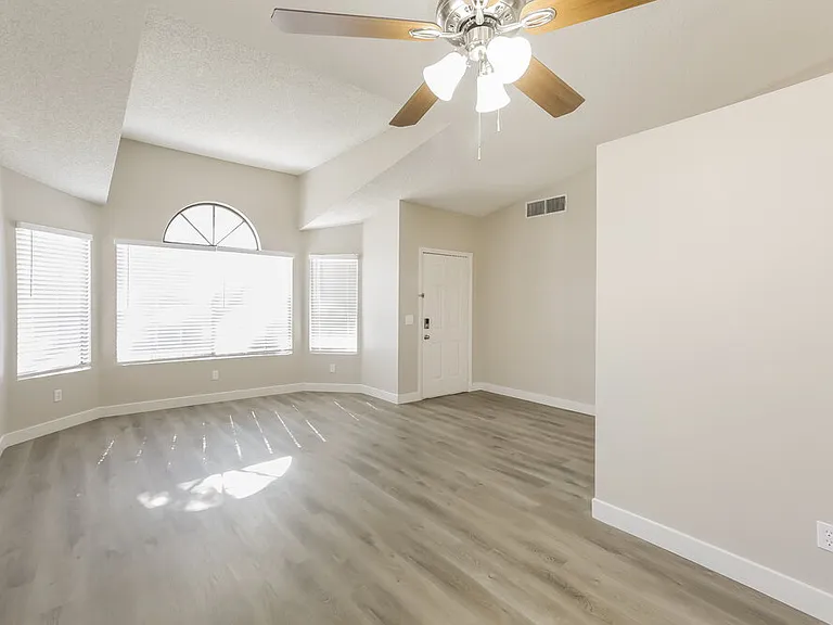 1330 White Dr — Photo 3