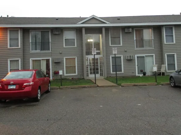 900 6th St S APT 7, Hopkins, MN 55343