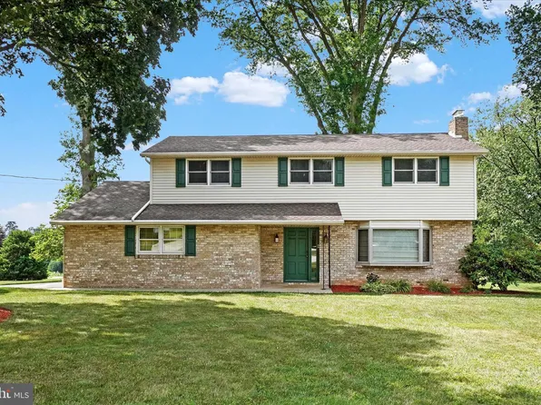 1888 Ebony Dr, York, PA 17402