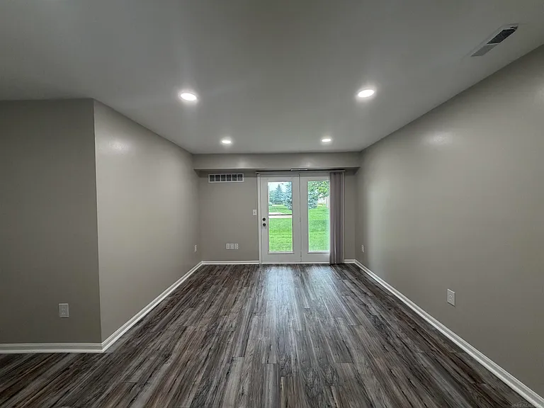 44411 Sunnyside Dr — Photo 5