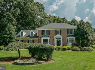 12151 Richland Ln, Herndon, VA 20171