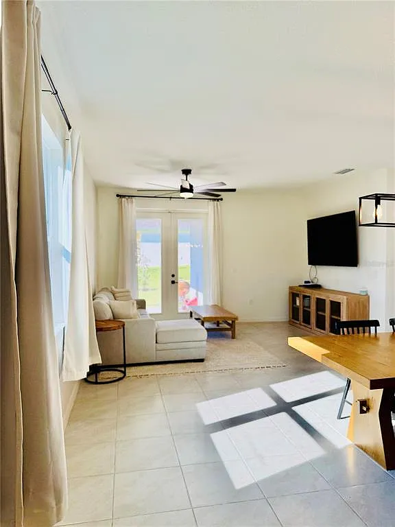 3 bed, 2.0 bath, 1506 sqft, $2,000 — Photo 3