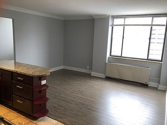 3rd image of 700 E 8th St Unit 10F
