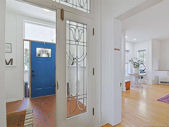 5th image of 357 Dufferin Row