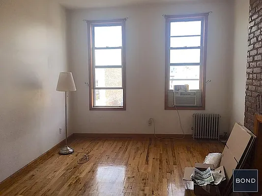 Rented by Bond New York | media 25