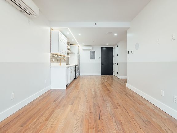 4th image of 115 Stanwix St #678