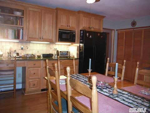5th image of 74 Chelsea Dr