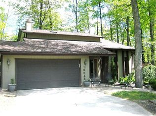 19543 Applebrook Cir, Strongsville, OH 44136