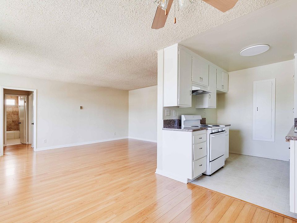 1st image of 13400 Burbank Blvd #9