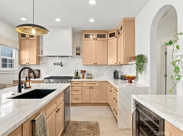 900 S Curson Ave, Los Angeles, CA 90036