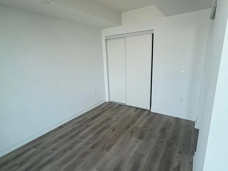 370 Martha St S #1206 — Photo 9