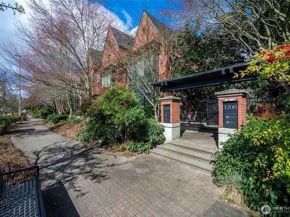 10415 NE 12th Pl Unit 104, Bellevue, WA 98004
