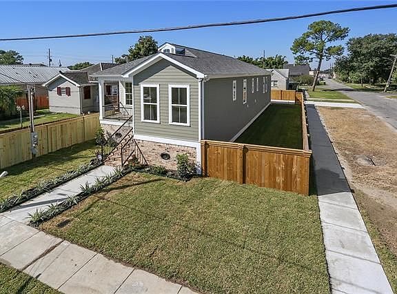3rd image of 5326 Baccich St