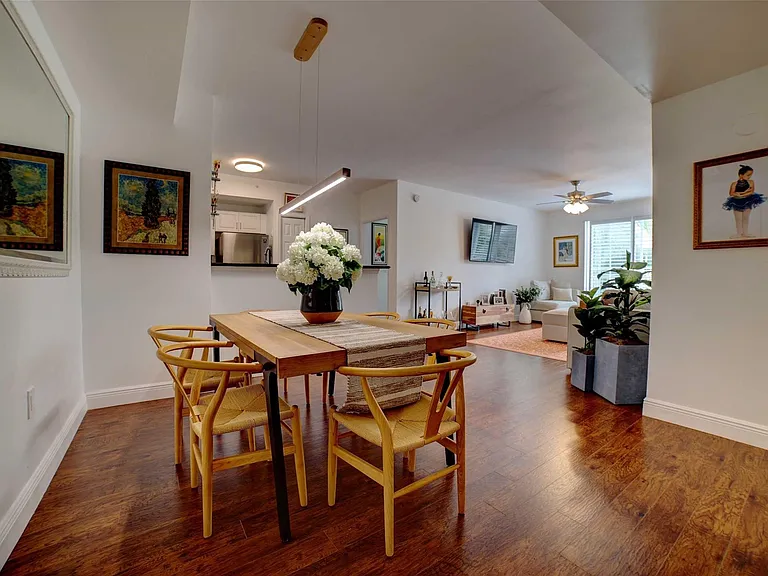 720 S Sapodilla Ave #413 — Photo 2