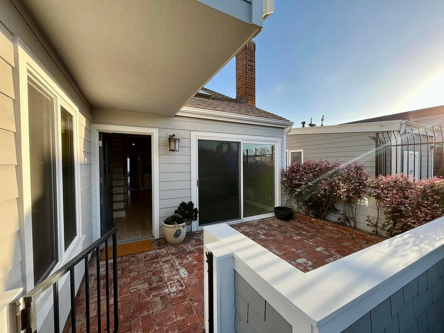 3 bed, 1498 sqft, $7,200 — Photo 2