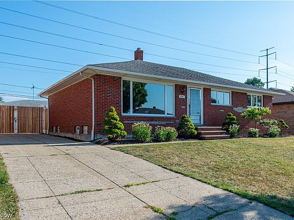 2nd image of 9567 Idlewood Dr