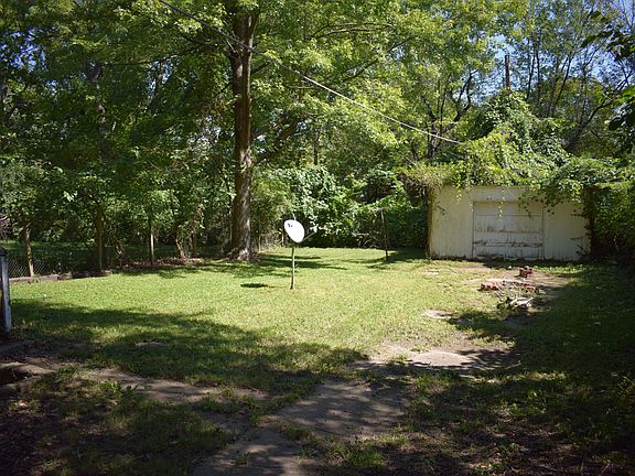 3rd image of 6717 Walrond Ave