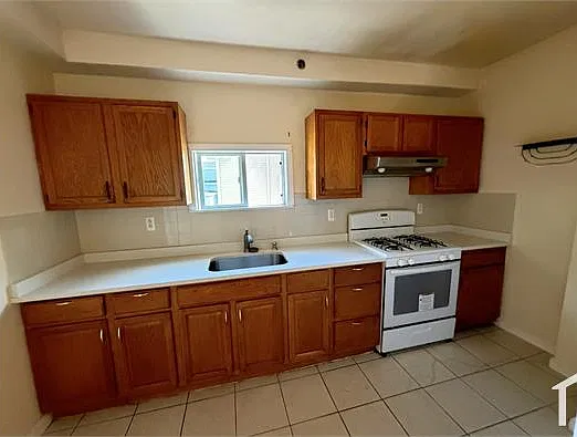 87 Chestnut St — Photo 3