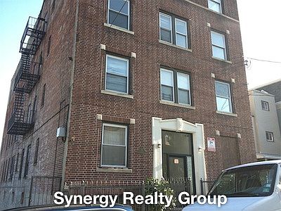 2nd image of 34 Clifton Pl APT 25