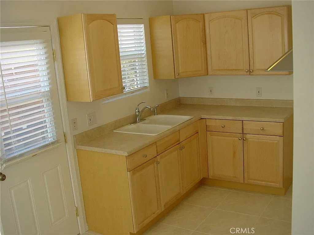 1 bed, 580 sqft, $1,950 — Photo 2