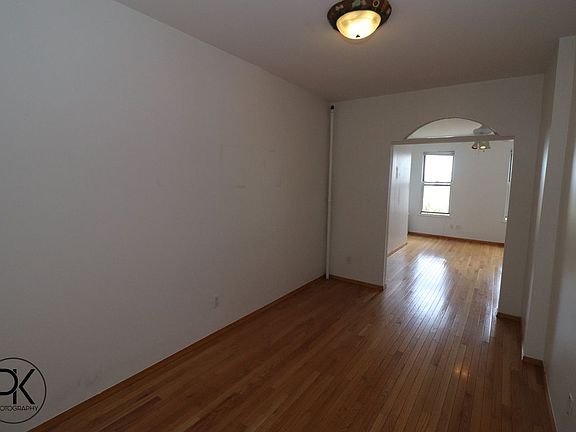 3rd image of 317 Eckford St APT 4R