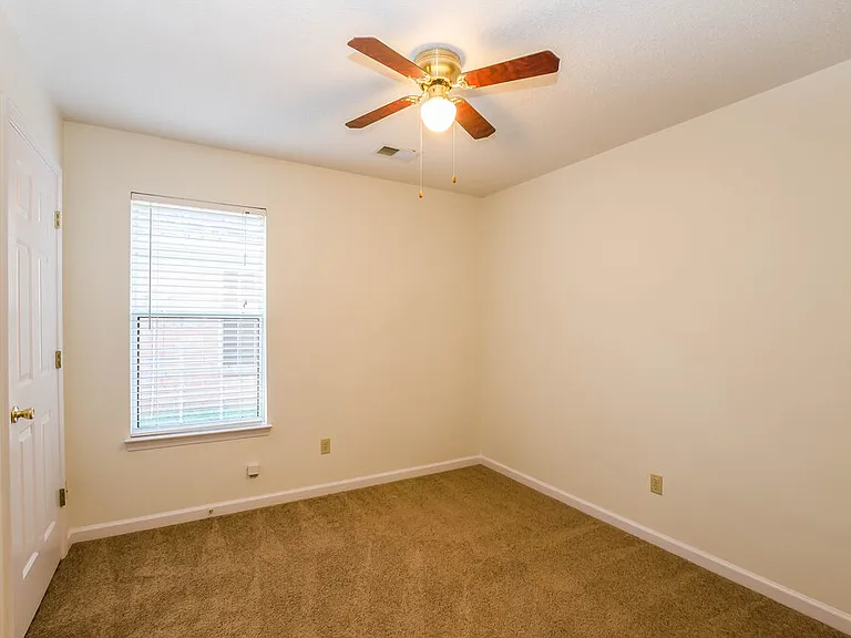5892 Alexandria Ln — Photo 13