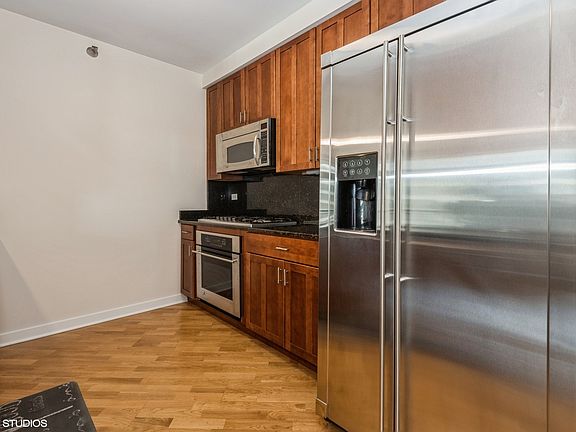 4th image of 1160 S Michigan Ave APT 3704