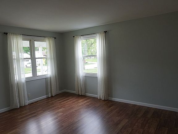 5th image of 12126 Hillcrest Pl