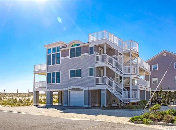 3rd image of 108 E Lavenia Ave