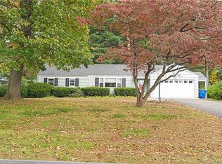 23 Goodrich Rd, Glastonbury, CT 06033