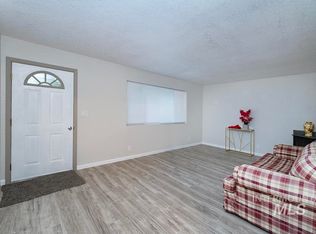 162 NW 17th St, Ontario, OR 97914