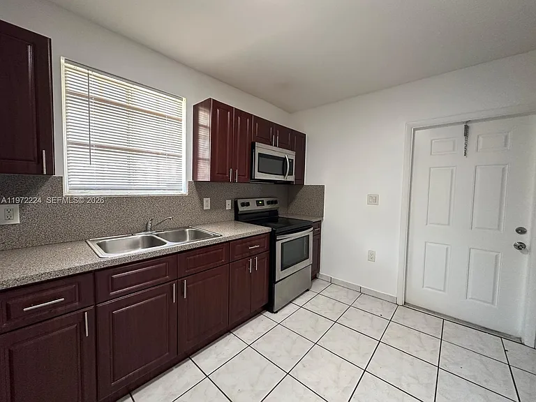 1209 NE 136th Ter #1209 — Photo 3