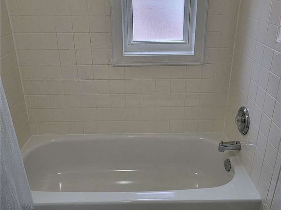3rd image of 13 Pinegrove Ave