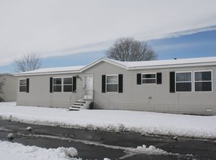 528 Red Beech Dr, Flint, MI 48506