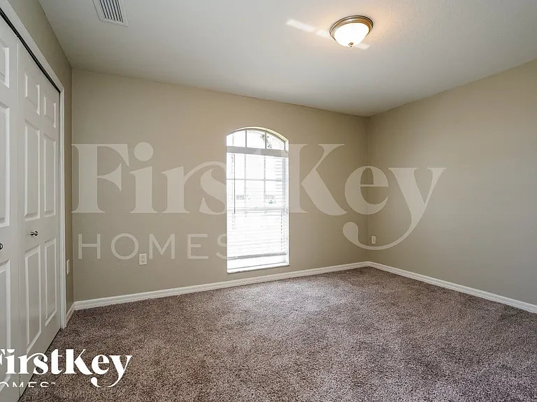 2912 SW 2nd Ave — Photo 11