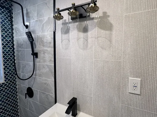 22 73rd Street image 4 of 32